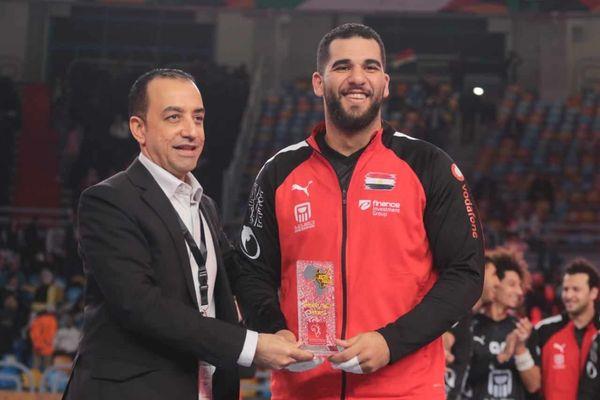  أحمد عادل لاعب المنتخب المصري الأول لكرة اليد