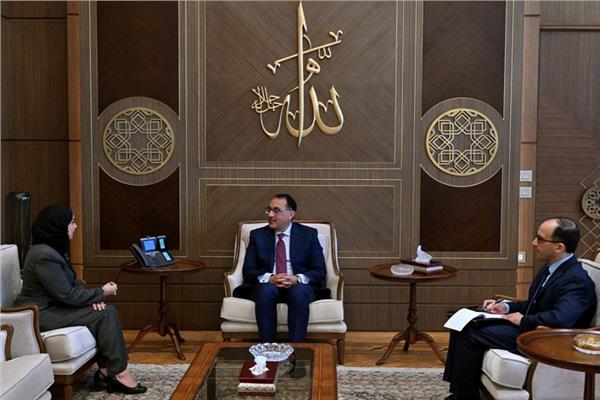 رئيس الوزراء  يستقبل  سفيرة مملكة البحرين لدى مصر