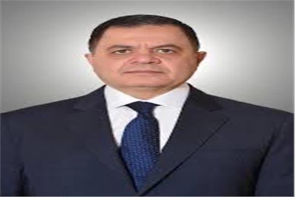 محمود توفيق "وزير الداخلية" 