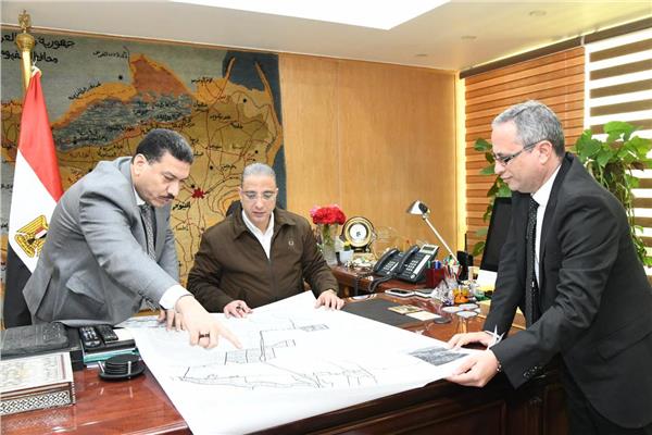 محافظ الفيوم  خلال اعتماد المخطط الاستراتيجي العام لمدينة يوسف الصديق