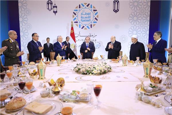 الرئيس السيسي  في حفل إفطار الأسرة المصرية