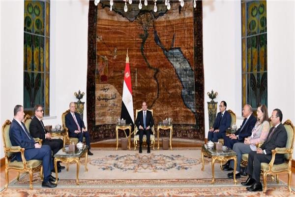 الرئيس السيسي خلال لقاءه برئيس وزراء فلسطين والوفد المرافق له