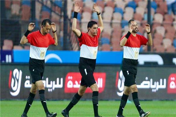 حكم مباراة القمة 127 عن ارتداء قمصان علم مصر
