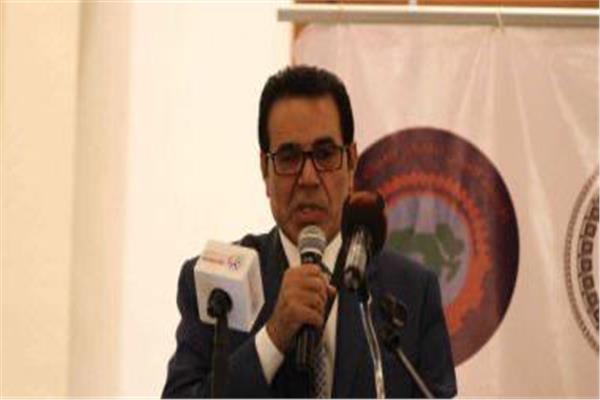 عبد الفتاح ابراهيم رئيس النقابة العامة للعاملين بالغزل والنسيج 
