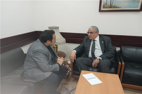 رئيس لجنه القوى العاملة بمجلس النواب مع الزميل محمد عوض