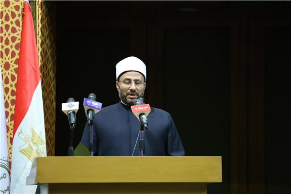 الدكتور محمود الهواري الأمين العام