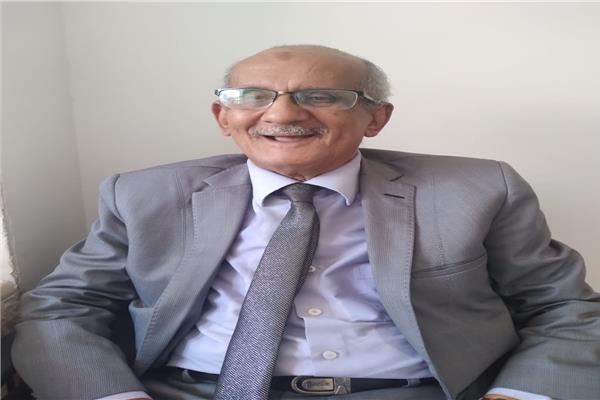 الكاتب احمد طايل 