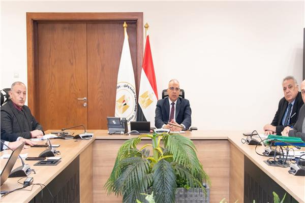 وزير الري يتابع الموقف المائي بمحافظة أسوان