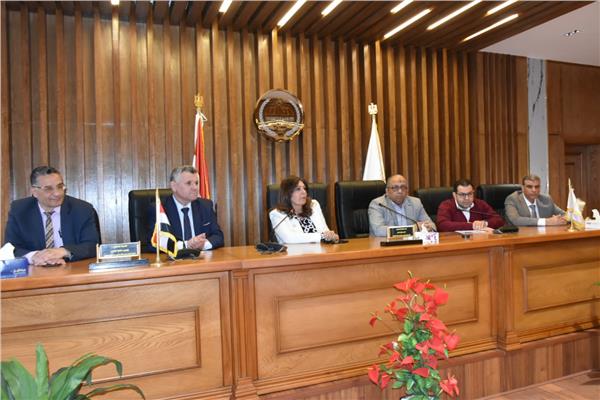 الدكتورة شادن معاوية رئيس جامعة مدينة السادات  ترأس الجلسة الختامية