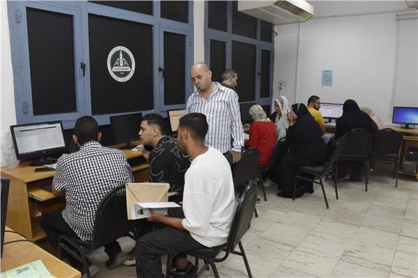  طلاب الثانوية العامة خلال التنسيق