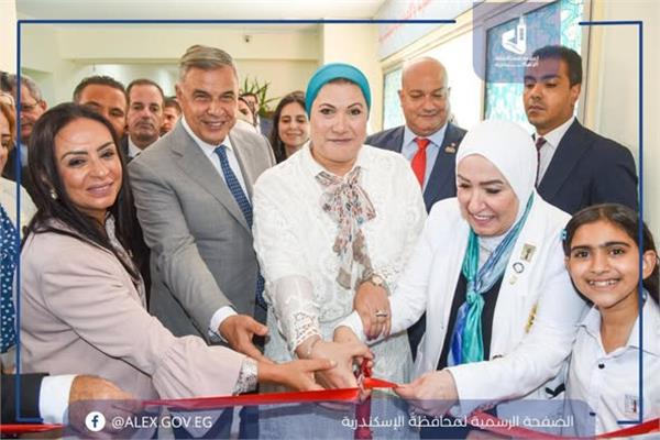 وزيرة التضامن الاجتماعي ومحافظ الإسكندرية يفتتحان أول فروع المجلس القومي للطفولة والأمومة
