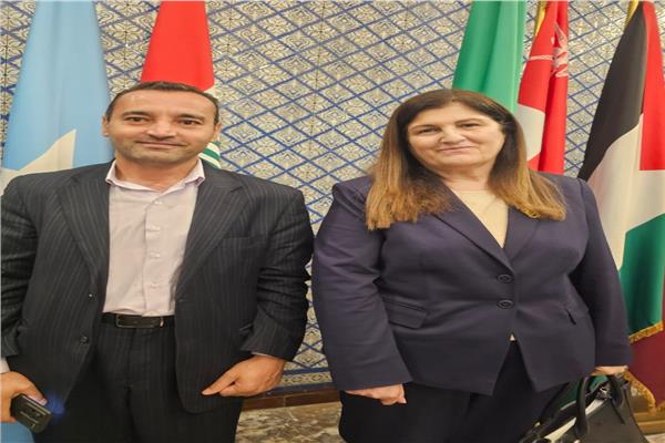 د فارسين أغابكيان شاهين وزيرة الخارجية والمغتربين بدولة فلسطين مع الزميل أيمن عامر 