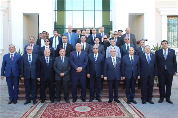  وزير العدل ومحافظ الوادي الجديد 