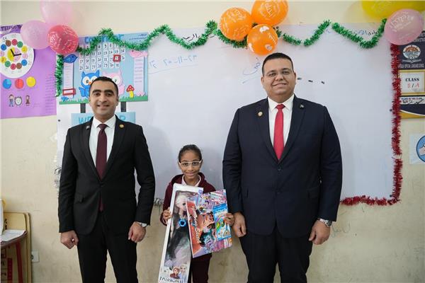 وفد من النيابة العامة يزور الطفلة حور ضحية التنمر