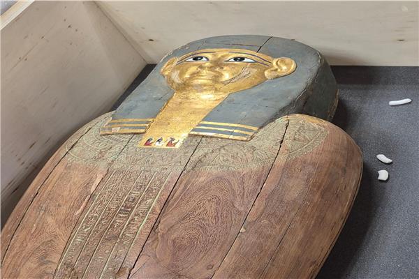 قطعتين أثريتين