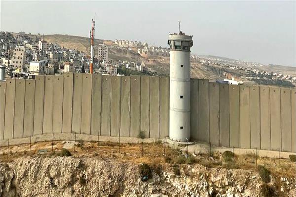 الجدار الفاصل فى فلسطين المحتلة