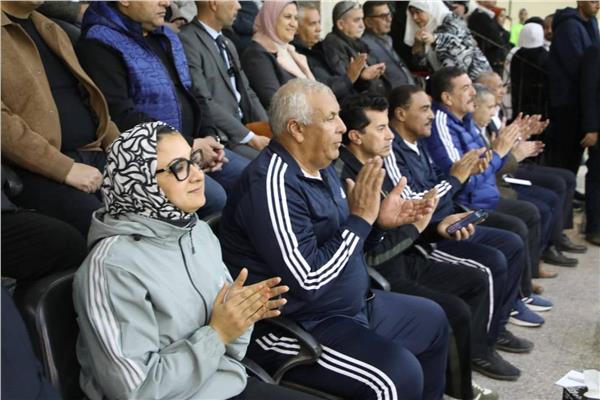 وزير الشباب والمحافظان خلال الندوة التثقيفية