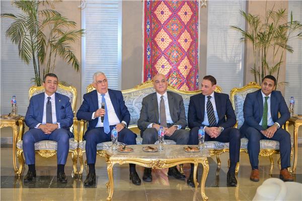 النائب العام يتوسط قيادات النيابة العامة