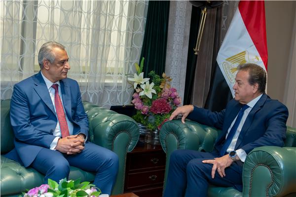 الدكتور خالد عبدالغفار وزير الصحة مع الدكتور مهندس صلاح جمبلاط وزير الدولة للإنتاج الحربي