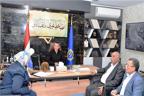 محافظ أسوان 