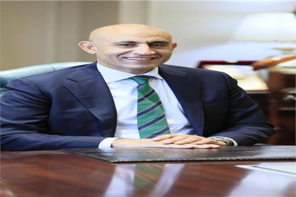  محمد عبد اللطيف وزير التربية