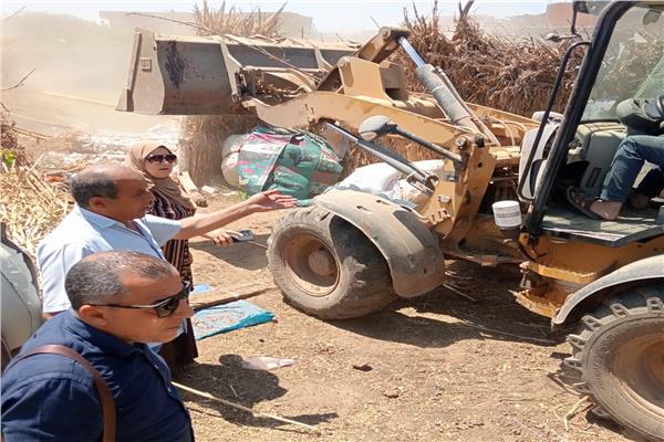 جانب من الجولة لازالة التعديات فى قرى اشمون