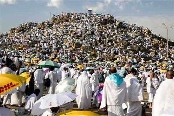 الحجاج علي جبل عرفات