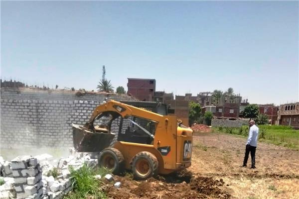 إزالة 82 حالة تعدى على أراضى الدولة