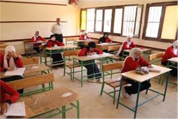  امتحانات نهاية العام بالشهادة الاعدادية