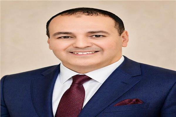الدكتور عادل اليماني