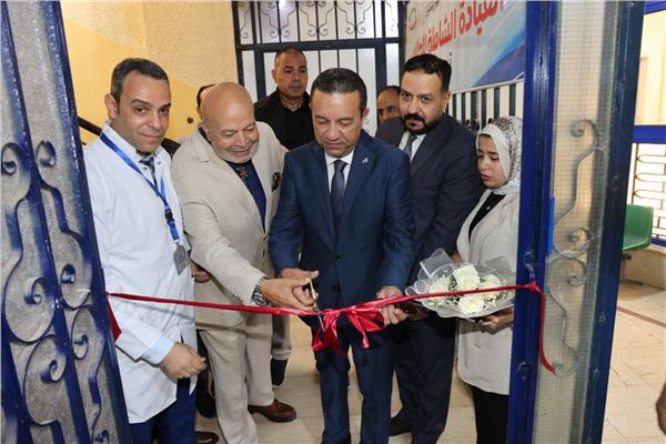 اللواء عمرو الغريب محافظ المنوفية اثناء الافتتاح