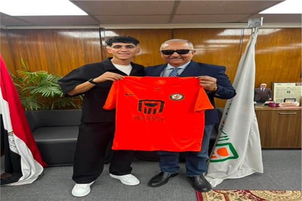 البنك الأهلي يضم علي حمدى
