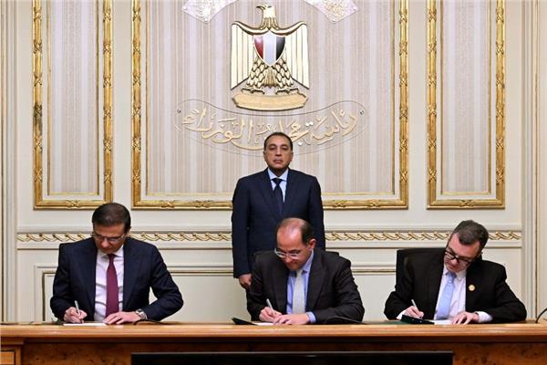 مراسم توقيع اتفاقيتين إطاريتين لإنهاء تشابكات مالية تاريخية