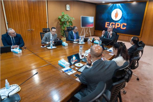 وزير البترول يشيد بارتفاع إنتاج الزيت الخام