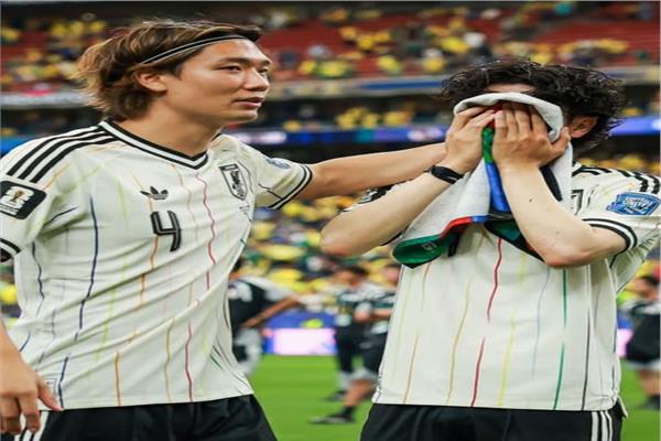حزن لاعبي منتخب اليابان