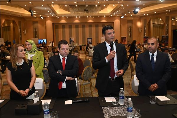وزير الصناعة خلال افتتاح معرض بعثة المشترين «EPS»
