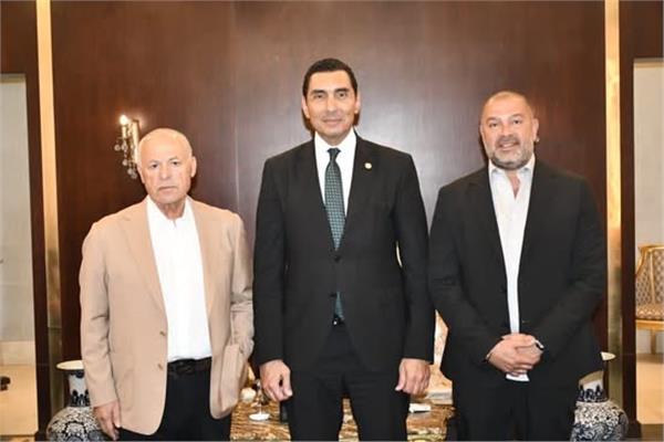 جوهر نبيل مع أبوريدة ودياب 