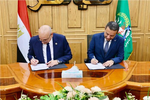 يوقعان بروتوكول تعاون