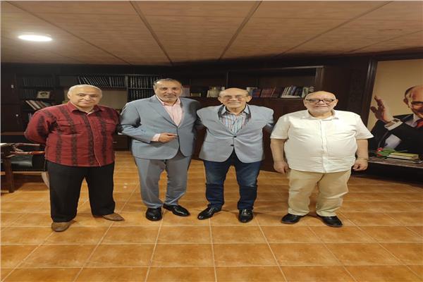 مع صبحي في صورة تذكارية