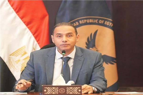 الدكتور إسلام عزام