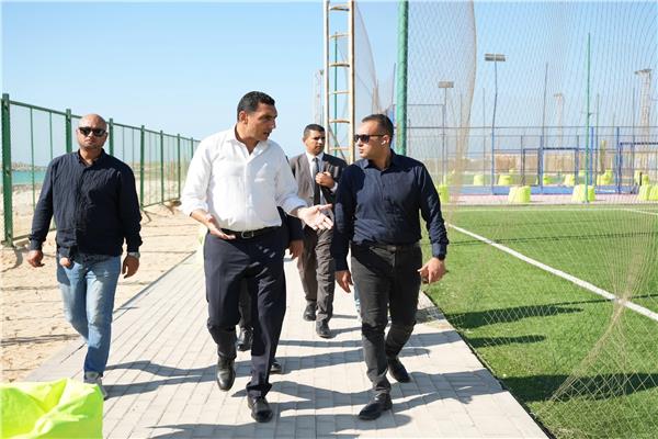 وزير الشباب يتفقد المنشآت الرياضية بالعلمين الجديدة 