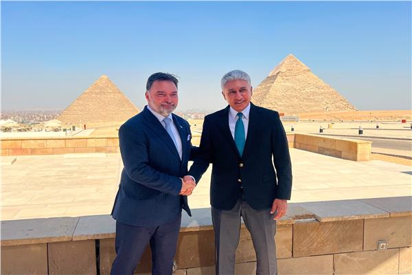 وزير السياحة و رئيس مجلس الوزراء البوسني ووزير التجارة الخارجية 