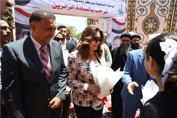 وزيرة التنمية المحلية والبيئة 