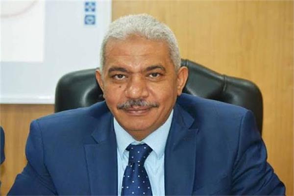 الدكتور محمود صديق 