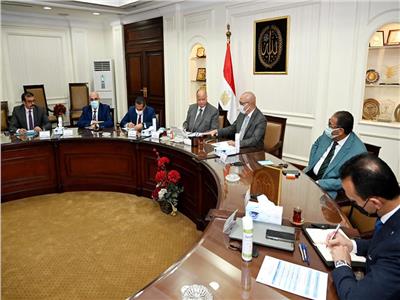 وزيرالإسكان ومحافظ القاهرة يتابعان الموقف التنفيذى لمشروع «أبراج مثلث ماسبيرو»