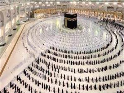 شؤون الحرمين توزّع (3000) مظلة  بالمسجد الحرام