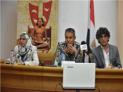 4 باحثين يناقشون «النص الكوميدي والميلودراما » في المسرح المصري