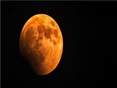 أطول خسوف جزئي للقمر لهذا القرن سيحدث صباح غدا الجمعة!