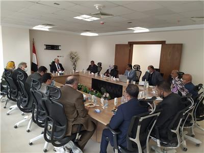 عبدالعاطى يترأس أول إجتماع بمبنى وزارة الري بالعاصمة الإدارية الجديدة