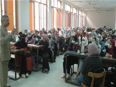 نشاط مكثف لجامعة حلوان لدمج طلابها للالتحاق بالمشروع القومي لمحو الأمية 